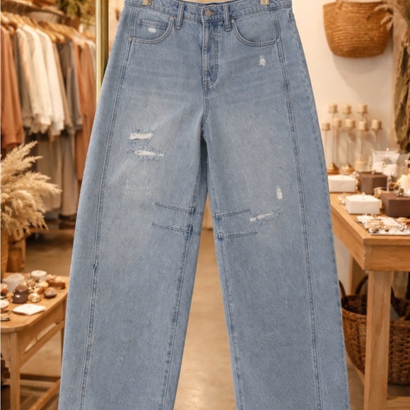 Distressed Barrel Leg Boyfriend Jeans - Picture 2 of 6